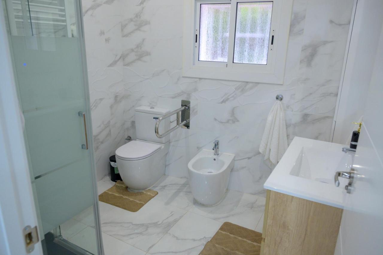 Relax House Barcelone Villa Sant Esteve Sesrovires Buitenkant foto